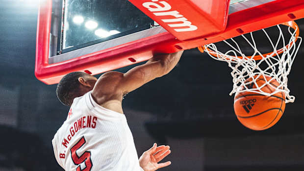 Bryce McGowens dunk